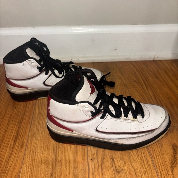 Jordan 2 Retro Varsity Red 2010 size 6Y 23 Chicago bulls - Picture 2 of 14